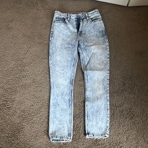 light wash abercrombie jeans